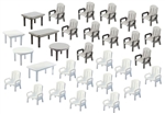 24 krzesła i 6 stolików.