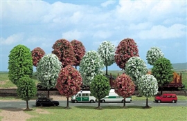 Zdjęcie 16 drzewek wiosennych H0