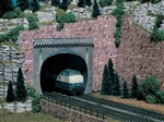 Portal tunelowy - dwutorowy, wysokość wjazu 9,5 cm.