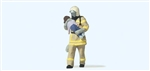Preiser 28252 - Strażak ratujący dziecko.